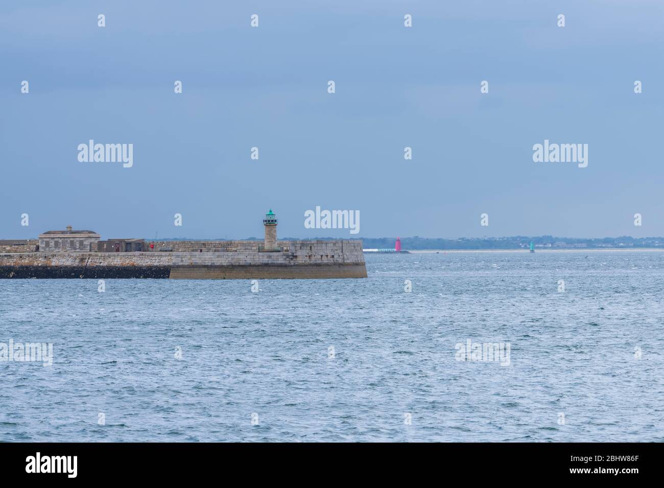 Veduta aerea delle navi a vela e degli yacht nel porto turistico di Dun Laoghaire, Irlanda Foto Stock