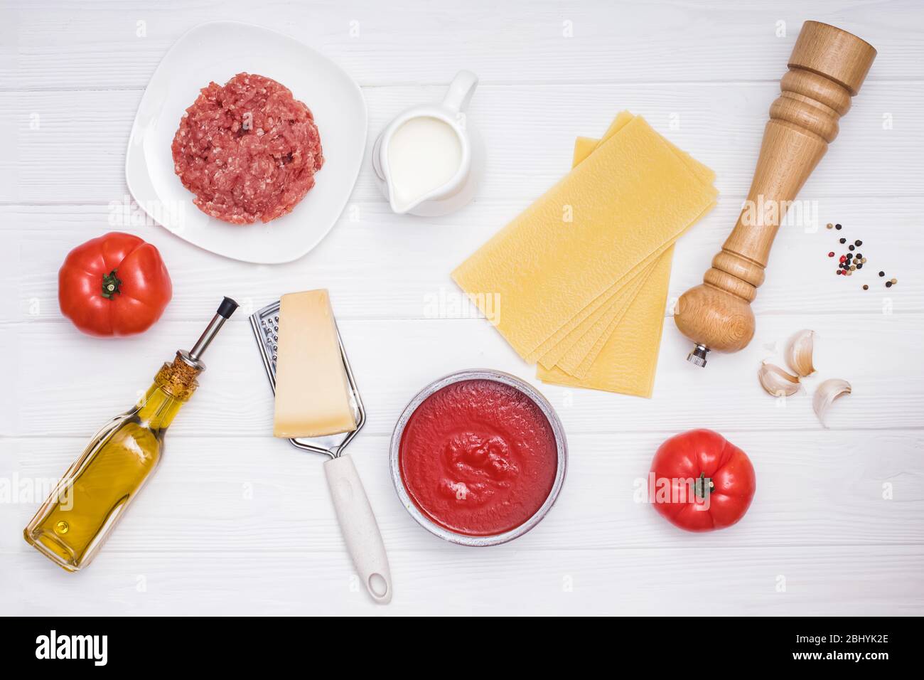 Ingredienti per la preparazione di lasagne tradizionali. M Foto Stock