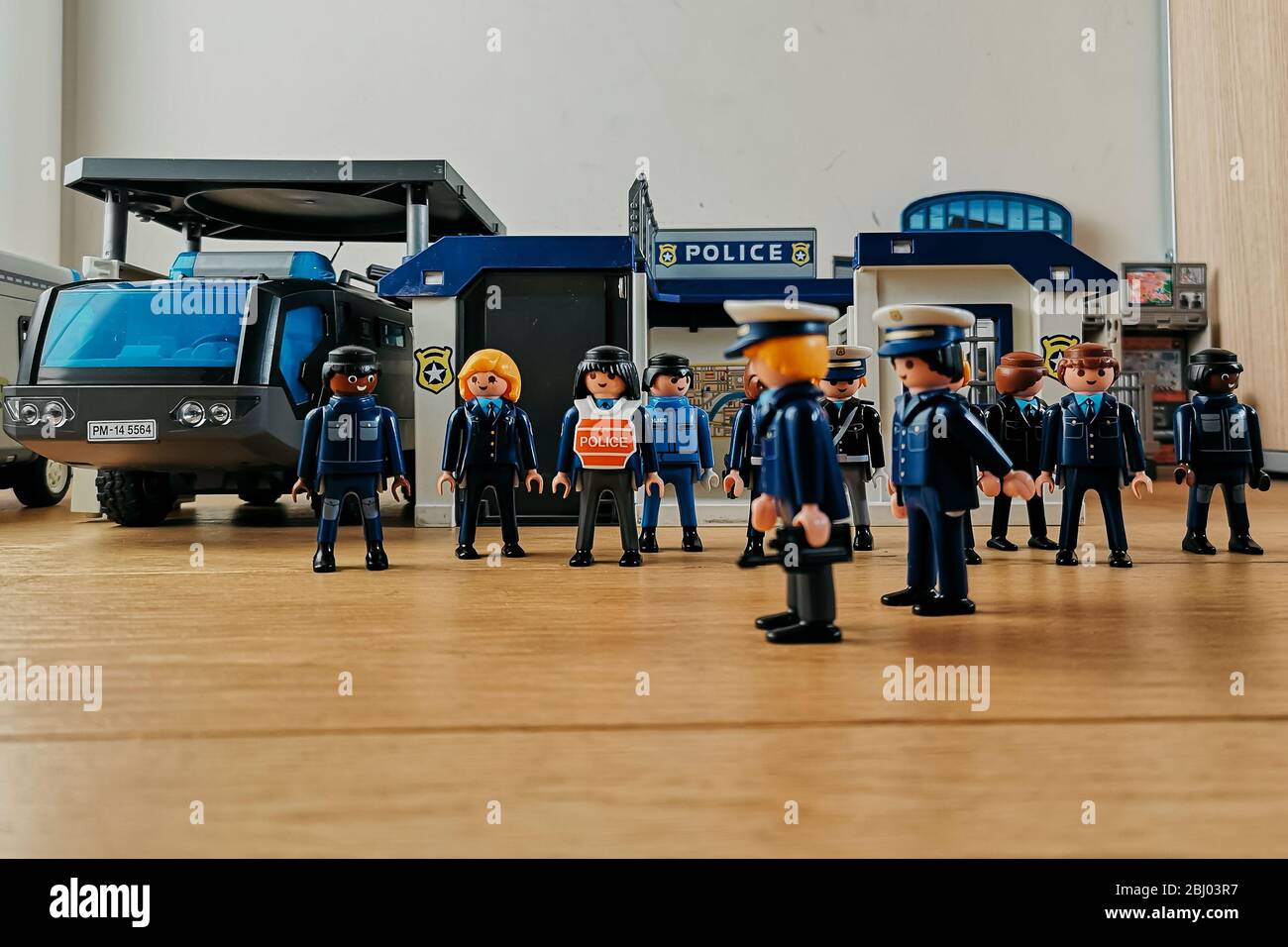 Playmobil City Action Giocattolo Per Bambini Stazione Di Polizia Con Prigione Piu Furgone 6919 70899 - Foto 10