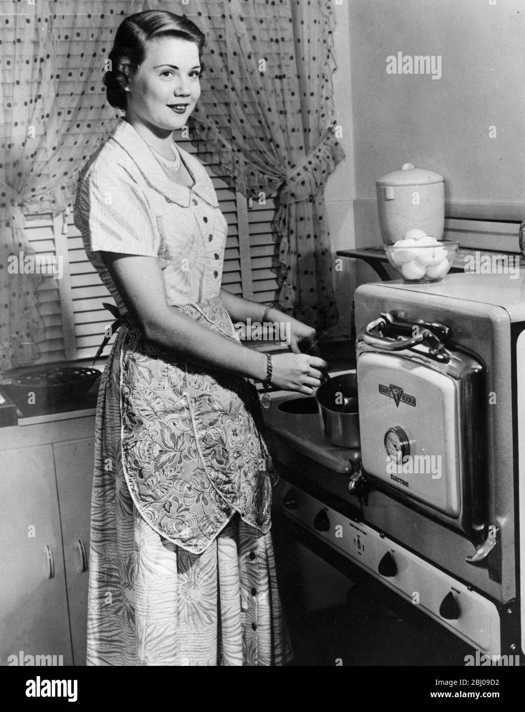 L'ultima Miss Australia ha 19 anni modello Margaret Hughes, di Sydney che ha vinto la gara nazionale alla fine dello scorso anno . - 4 marzo 1950 - Foto Stock