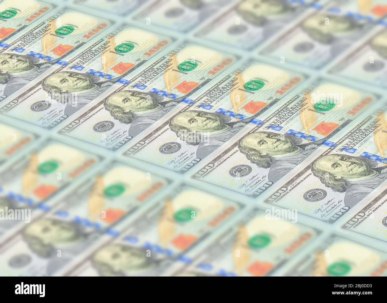 Pile sfondo di milioni di banconote da 100 dollari americani con il presidente Benjamin Franklin. Concetto di stampa di denaro dagli Stati Uniti Foto Stock
