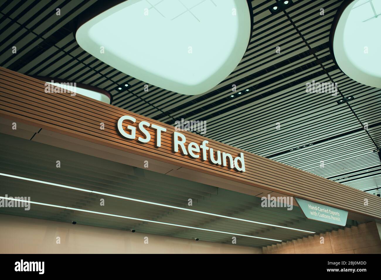 Chiosco per il rimborso delle tasse in un terminal aeroportuale Foto Stock