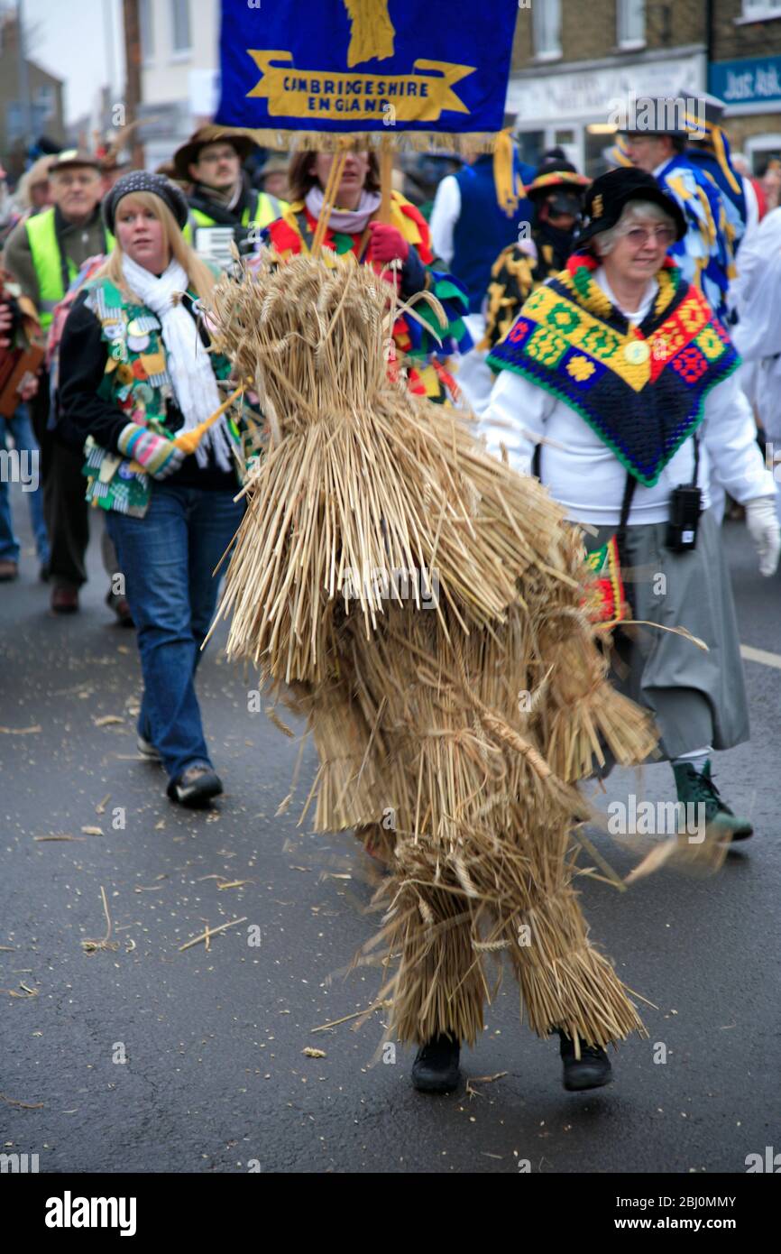 Il Festival dell'orso di Whittlesey Straw, la città di Whittlesey, Cambridgeshire; Inghilterra, Regno Unito Foto Stock