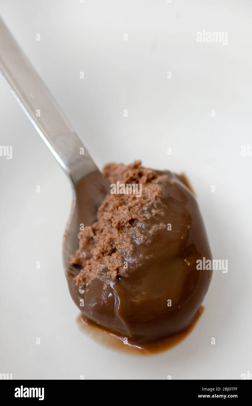 Cucchiaino di cioccolato mocha dessert - Foto Stock