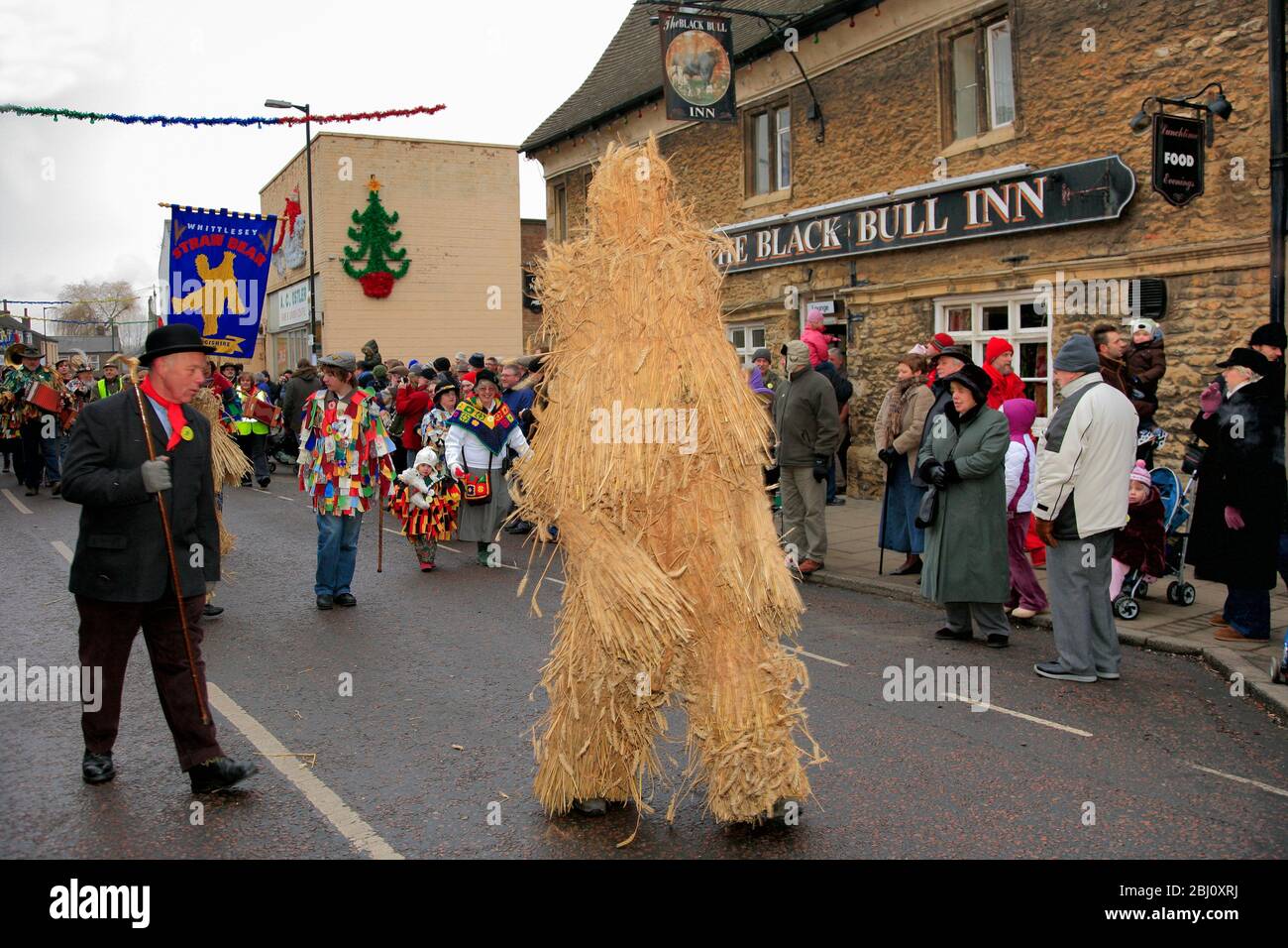 Il Festival dell'orso di Whittlesey Straw, la città di Whittlesey, Cambridgeshire; Inghilterra, Regno Unito Foto Stock