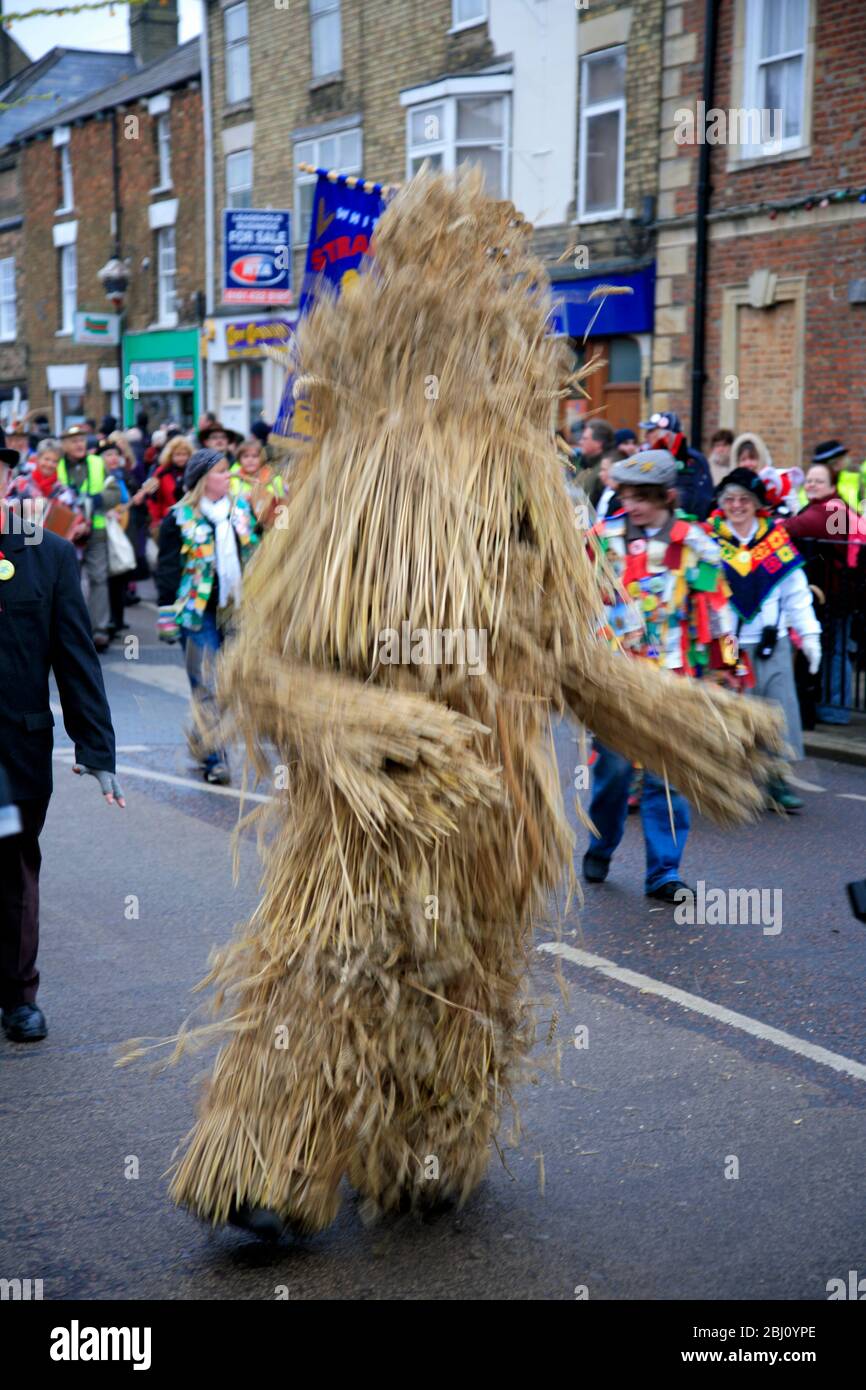 Il Festival dell'orso di Whittlesey Straw, la città di Whittlesey, Cambridgeshire; Inghilterra, Regno Unito Foto Stock