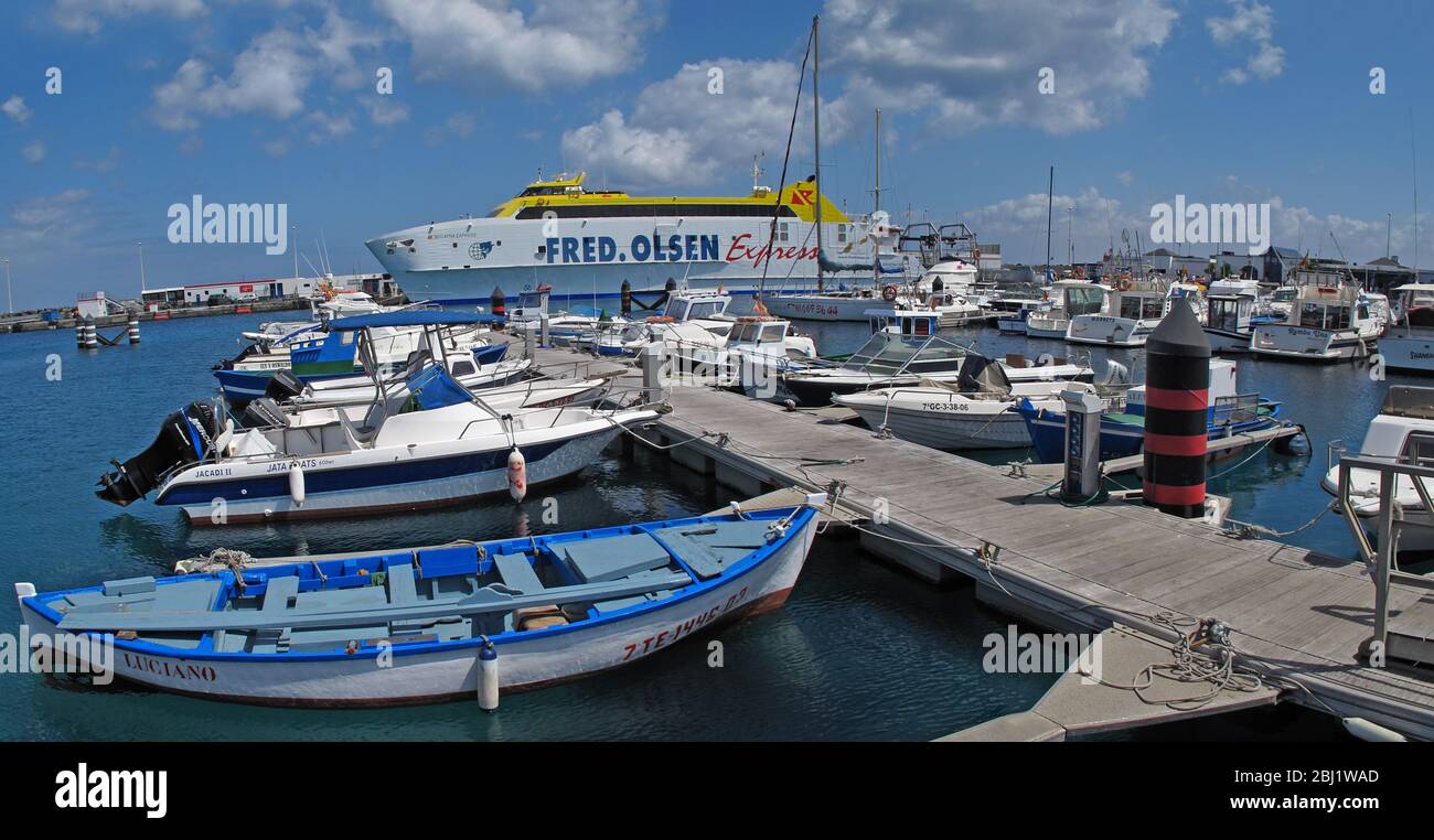 Bocayna Express Catamarano traghetto, Fred Olsen express, trasporto marittimo, Lanzarote, Canarie, Spagna, inter-isola, Spagna, Europa Foto Stock