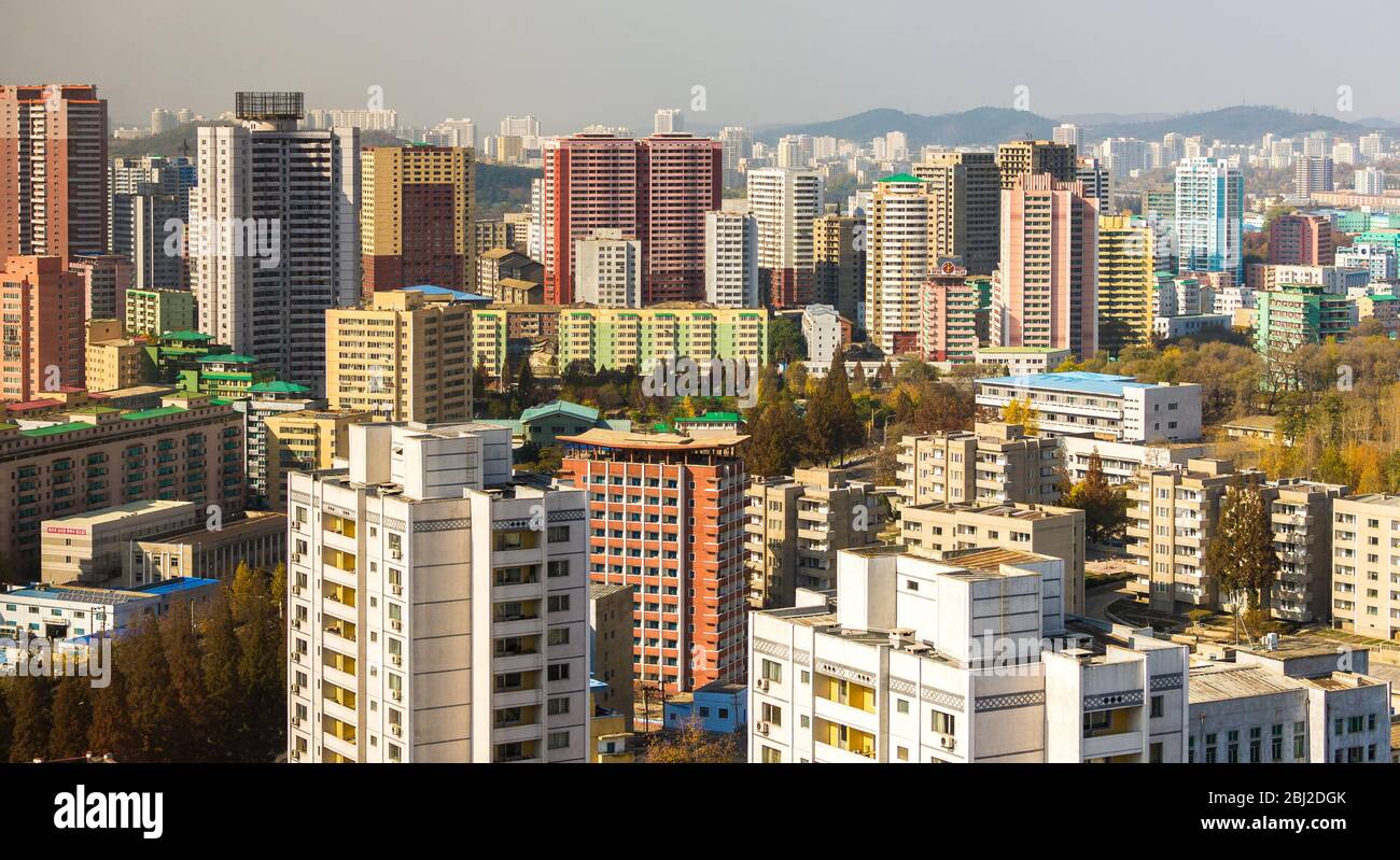 Pyongyang / DPR Corea - 12 novembre 2015: Vista panoramica di Pyongyang, capitale della Corea del Nord Foto Stock