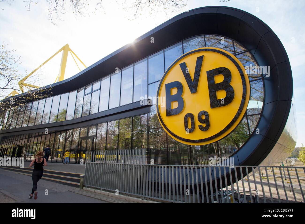 BVB Fan Shop BVB FanWelt della squadra di calcio Borussia Dortmund allo stadio Signal Iduna Park, Dortmund, Germania. BVB-Fanshop, BVB FanWelt am Stad Foto Stock