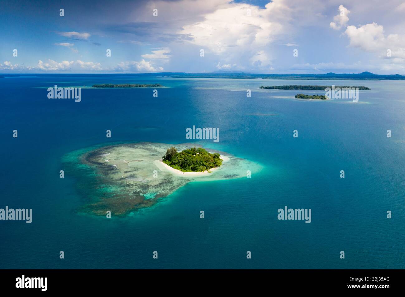 Veduta aerea delle isole di Balgai Bay, Nuova Irlanda, Papua Nuova Guinea Foto Stock