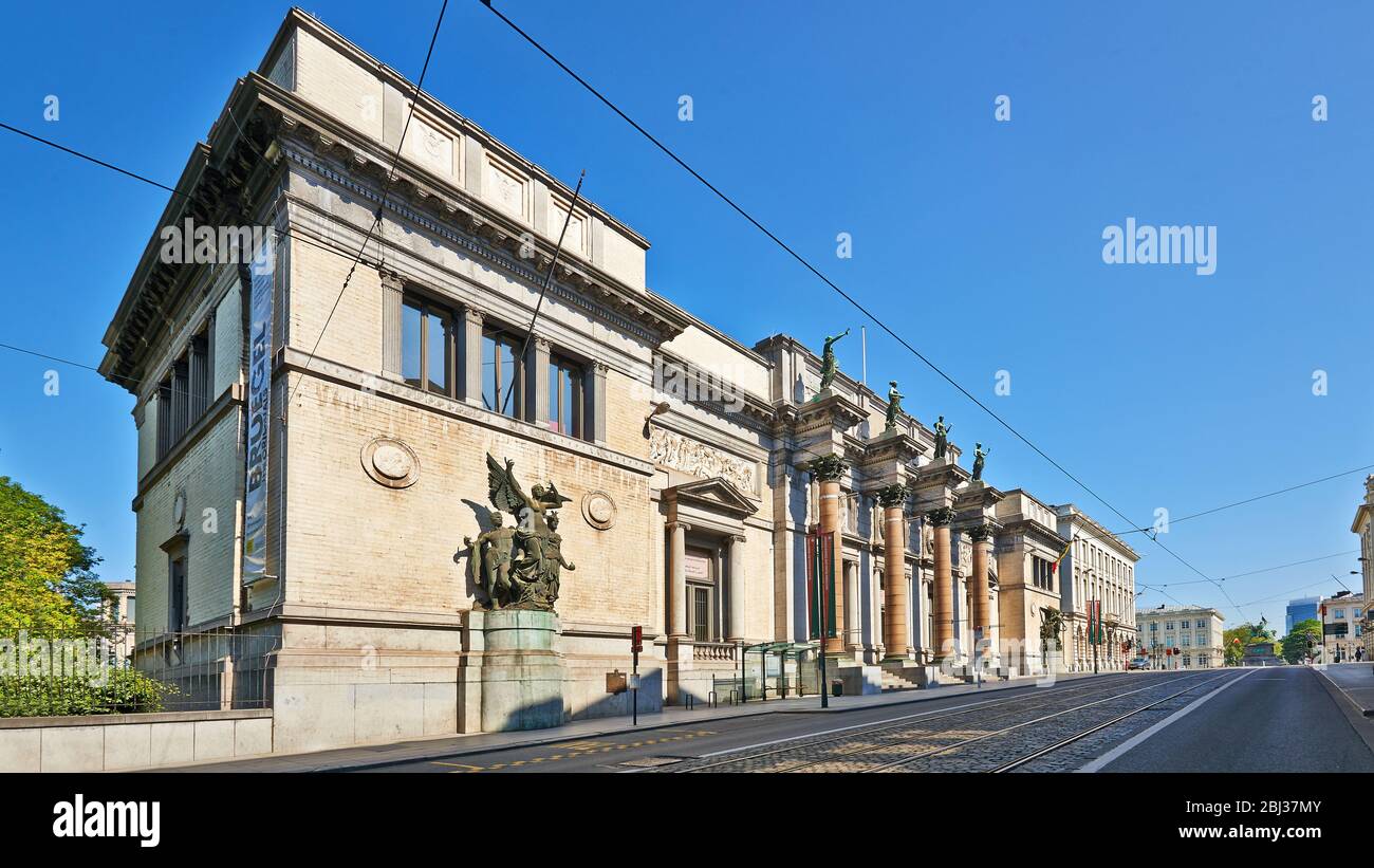 Bruxelles, Belgio - 26 aprile 2020: Il Museo reale del Belgio a Dowtown Bruxelles senza persone durante il periodo di confinamento. Contiene più Foto Stock