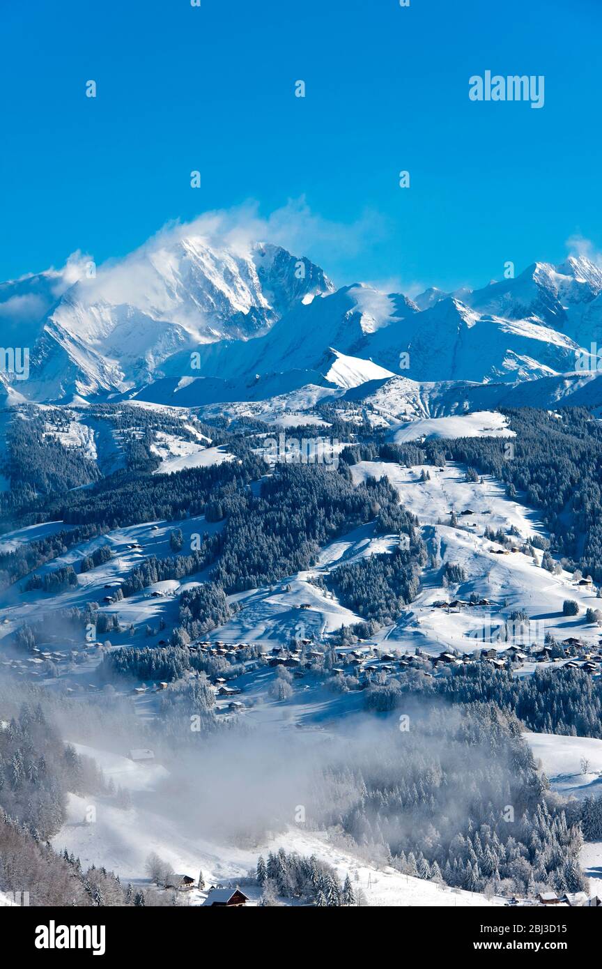 Vista sul Monte Bianco nella regione dell'alta Savoia in Francia. Foto Stock