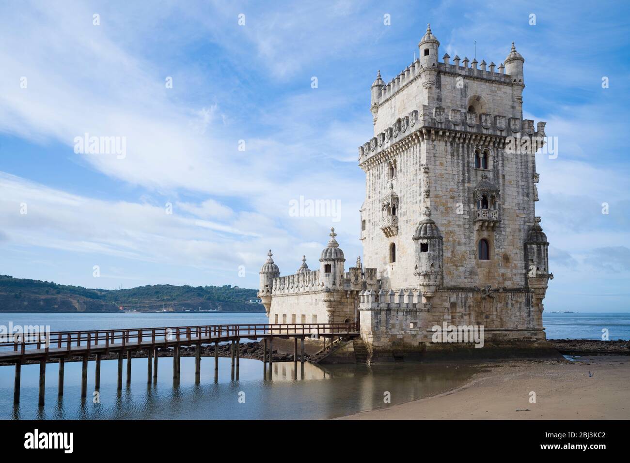 Torre di Belem - la Torre di Saint Vincent è una fortificazione del XVI secolo e porta d'ingresso a Lisbona, Portogallo Foto Stock