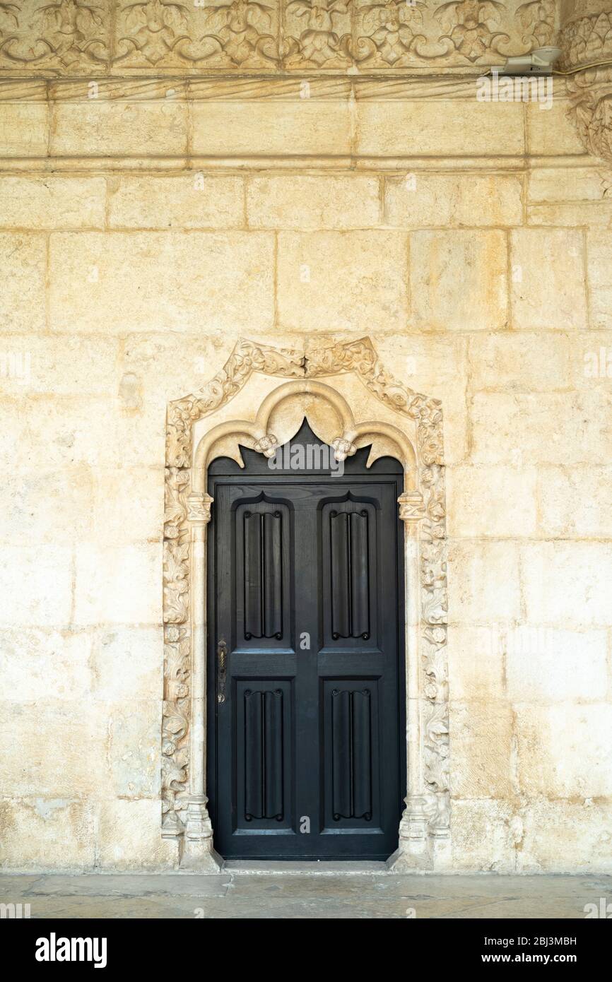 Porta d'ingresso nel famoso Monastero di Jeronimos - Mosteiro dos Jeronimos a Lisbona, Portogallo Foto Stock