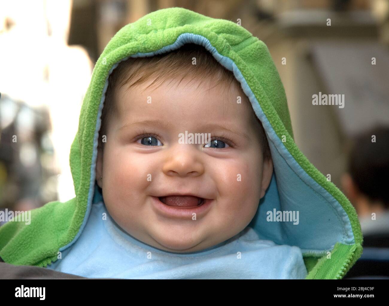bambino di 6 mesi sorridente Foto Stock