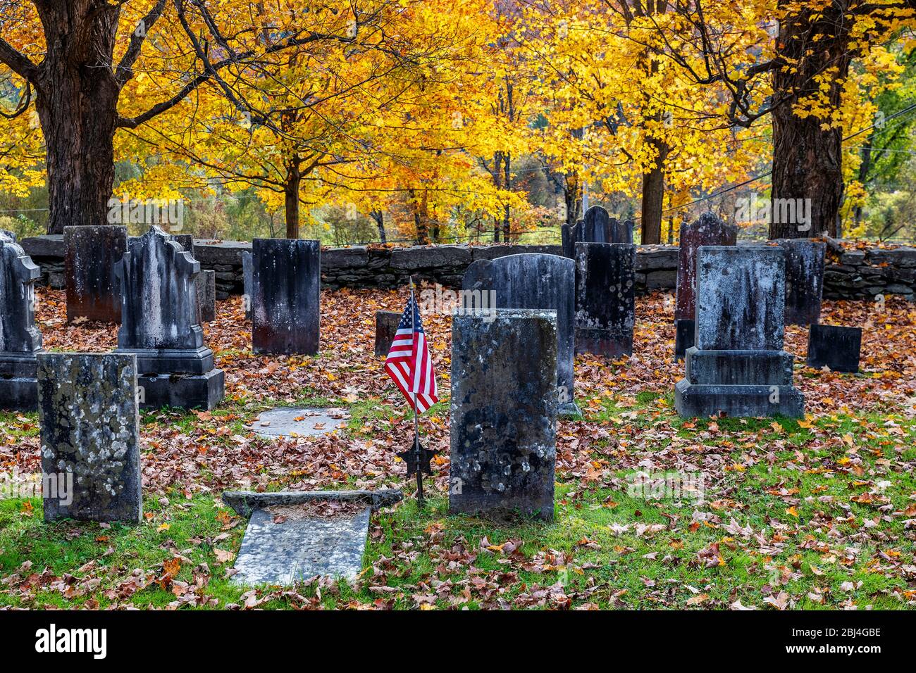 Cimitero rustico d'autunno a Woodstock in Vermont. Foto Stock