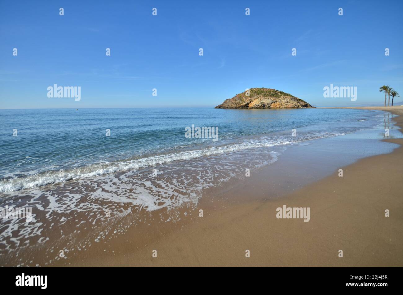 Playa de Nares al mattino. Lungo la costa di Mazarrón. Murcia. Spagna. Foto Stock