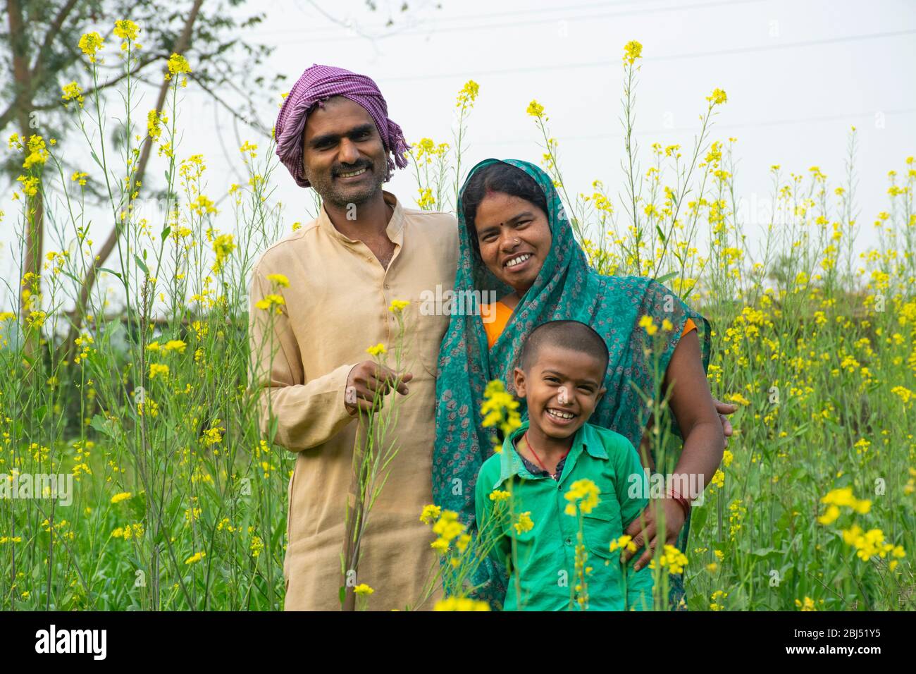 Ritratto di Indian famiglia rurale sorridente Foto Stock