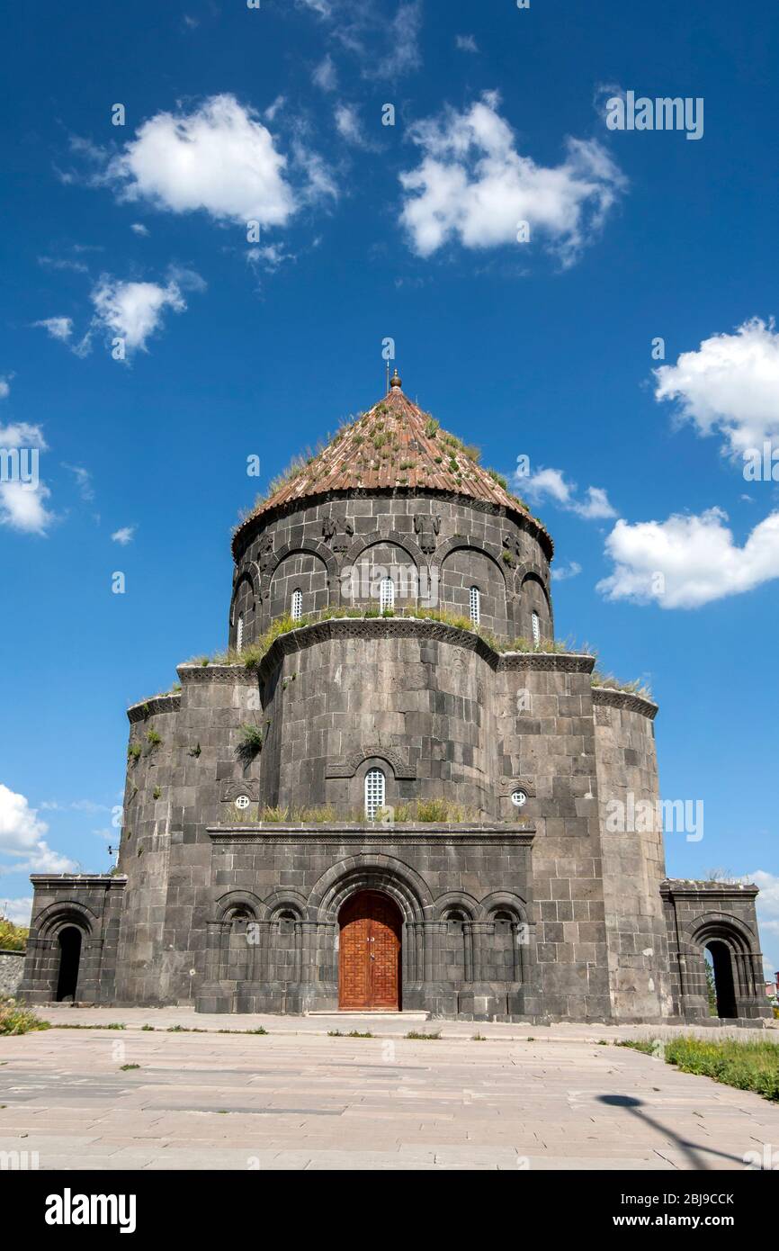 La Cattedrale di Kars, altrimenti conosciuta come la Chiesa dei Santi Apostoli. Si tratta di una ex chiesa armena risalente al 930 circa costruita a Kars in Turchia. Foto Stock