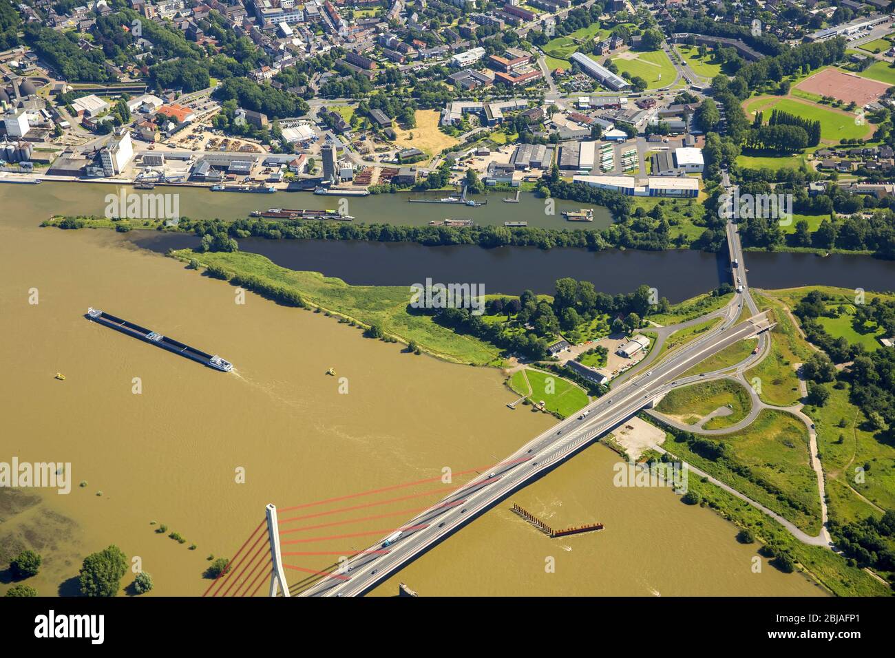 Paesaggi del ridisegnato spazio di apertura labbro nel flusso di flusso del Reno in Wesel, 23.06.2016, vista aerea, Germania, Nord Reno-Westfalia, Ruhr Area, Wesel Foto Stock