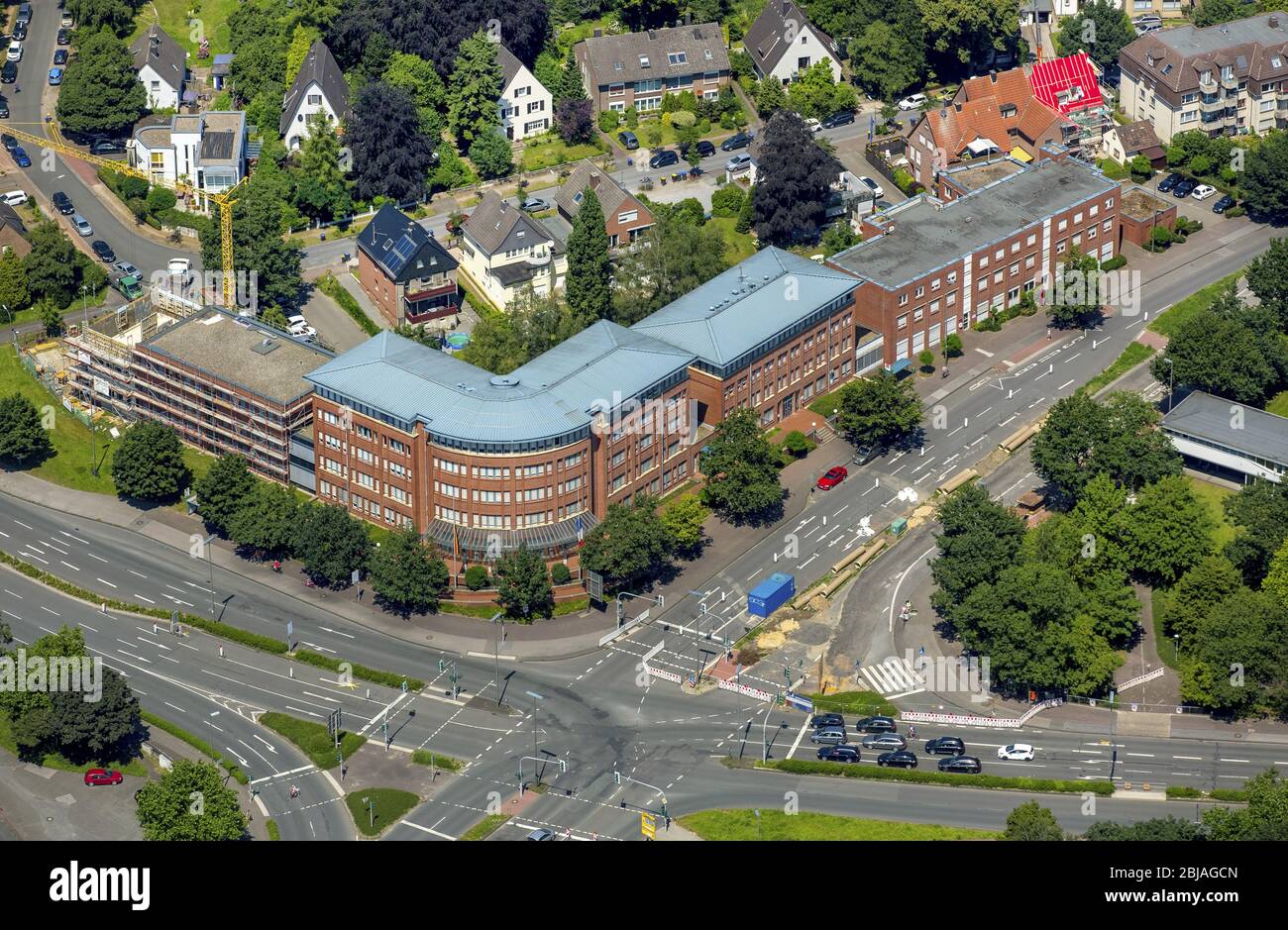 , edifici amministrativi del centro di lavoro dell'autorità statale Dorsten, dell'ufficio di assistenza per i giovani Dorsten e del consiglio comunale di Bismarckstrasse a Dorsten, 19.07.2016, vista aerea, Germania, Renania settentrionale-Westfalia, zona Ruhr, Dorsten Foto Stock