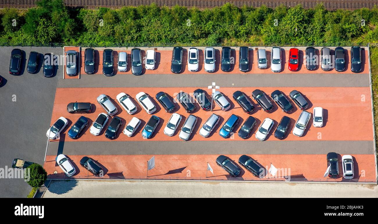 , concessionario Auto Schubert GmbH & Co. KG e vendita di parcheggio buggy a Gladbeck, 19.07.2016, vista aerea, Germania, Nord Reno-Westfalia, Ruhr Area, Gladbeck Foto Stock