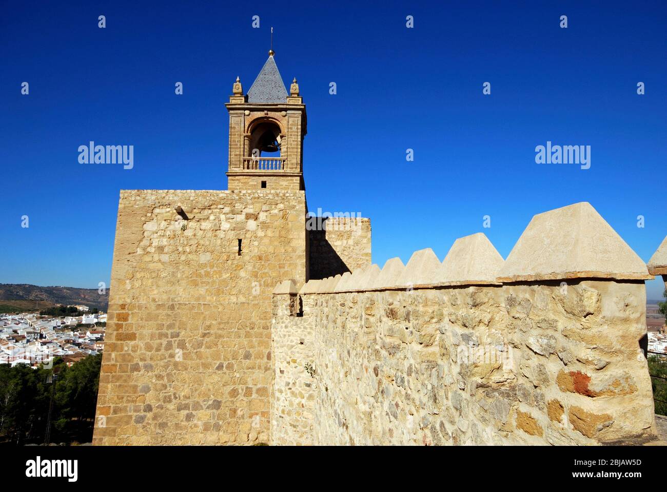 Castello di mantenere tower (torre del homenaje) e merlature, Antequera, provincia di Malaga, Andalusia, Spagna, Europa occidentale. Foto Stock