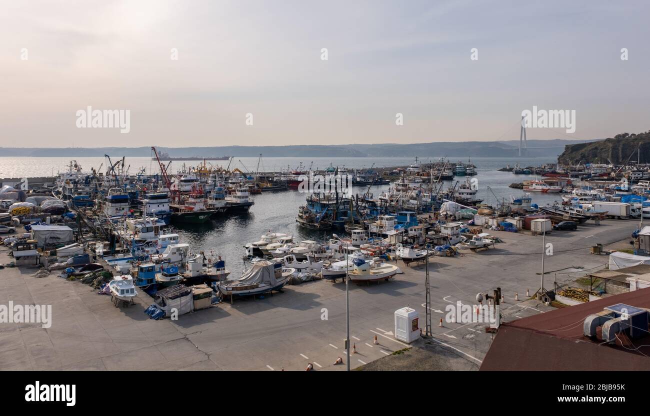 Rumeliveneri, Sariyer, Istanbul / Turchia - Aprile 14 2020: Rumeliveneri città di pesca Foto Stock