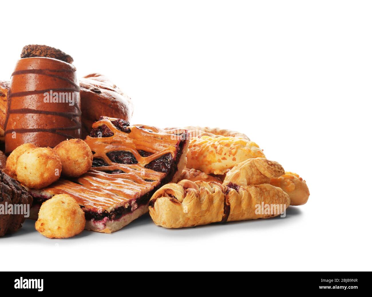 Assortimento di dolci e gustosi, isolati su bianco Foto Stock