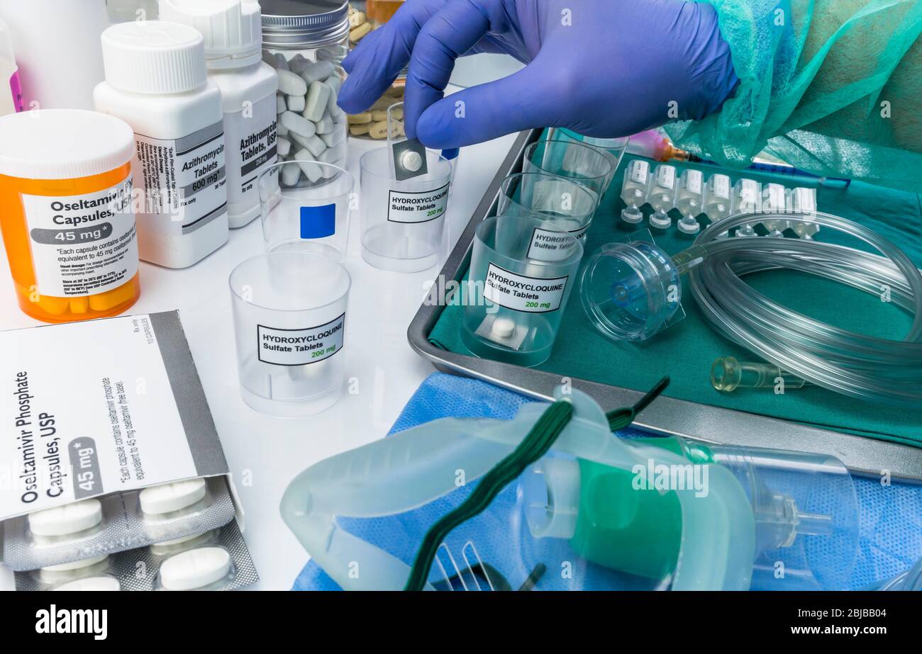 Infermiere preparato per le persone colpite da Covid-19, Oseltamivir è una profilassi antivirale selettiva contro il virus, immagine concettuale, non branded generico d Foto Stock