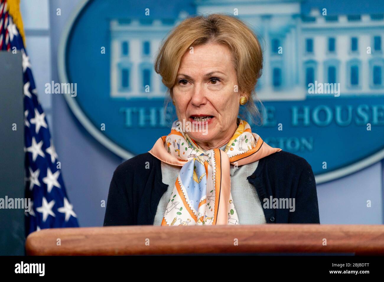 WASHINGTON DC, USA - 23 Aprile 2020 - Coordinatore della Task Force della Casa Bianca Deborah Birx rilascia le sue osservazioni durante un aggiornamento del coronavirus Foto Stock