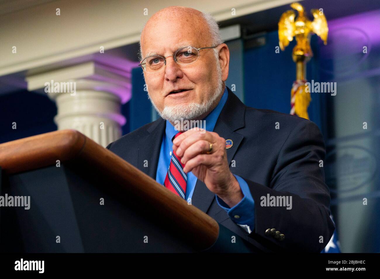 WASHINGTON DC, USA - 22 aprile 2020 - il dottor Robert R Redfield, direttore dei Centri per il controllo e la prevenzione delle malattie, ha commentato a un coro Foto Stock