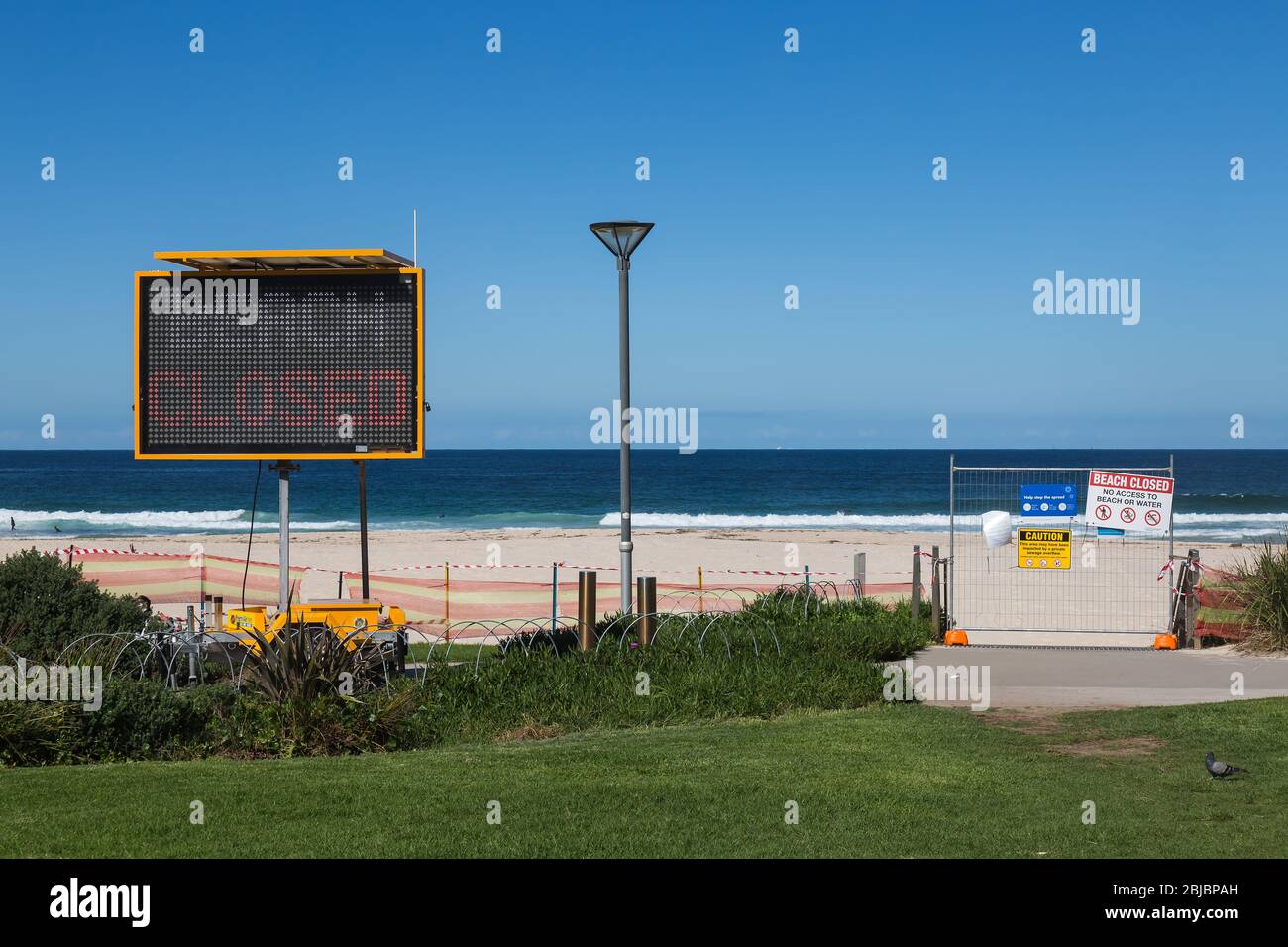 Sydney, Australia. Sabato 18 Aprile 2020. La spiaggia di Tamarama nella periferia orientale di Sydney è chiusa a causa della Pandemia di Coronavirus. Da ieri Tamarama Foto Stock