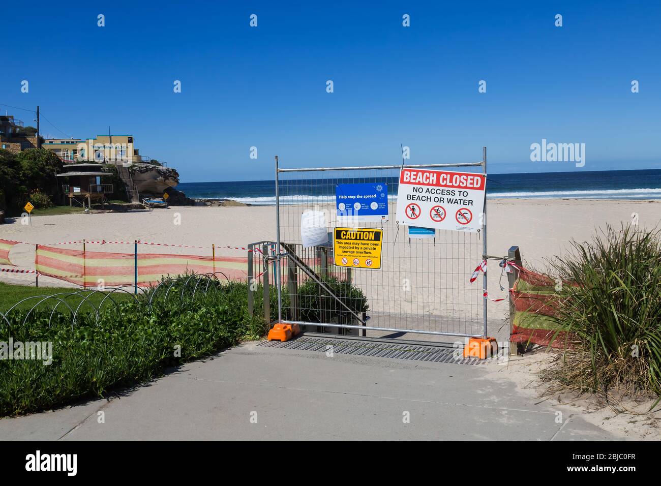 Sydney, Australia. Sabato 18 Aprile 2020. La spiaggia di Tamarama nella periferia orientale di Sydney è chiusa a causa della Pandemia di Coronavirus. Da ieri Tamarama Foto Stock