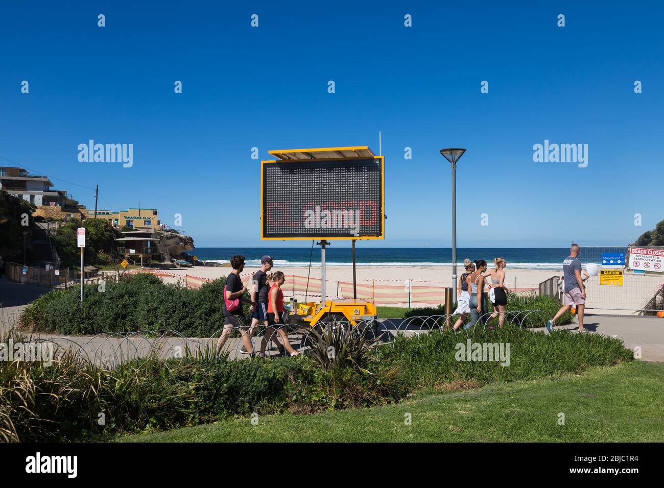 Sydney, Australia. Sabato 18 Aprile 2020. La spiaggia di Tamarama nella periferia orientale di Sydney è chiusa a causa della Pandemia di Coronavirus. Da ieri Tamarama Foto Stock