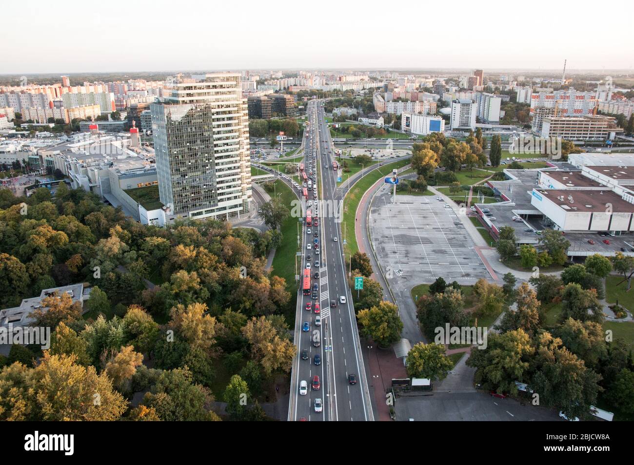 Bratislava dalla torre UFO, sopra, tramonto Foto Stock