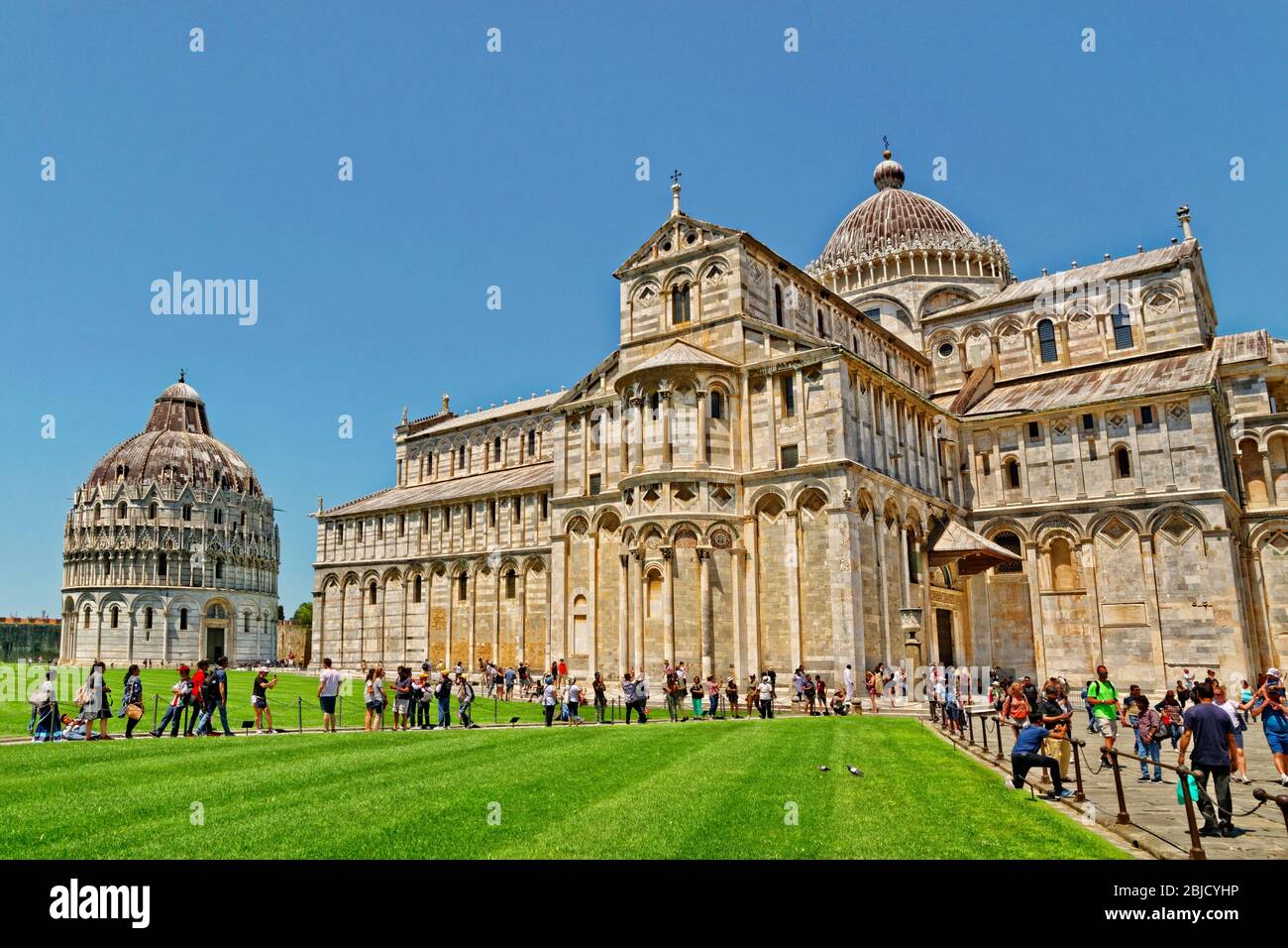 Duomo di Pisa con Battistero a cupola a Pisa, Toscana, Italia. Foto Stock