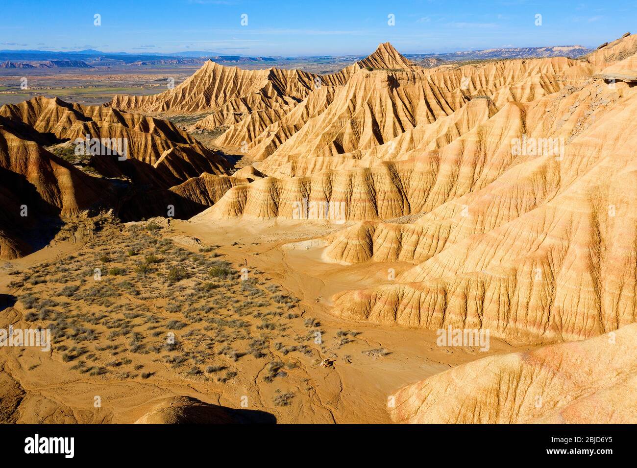 Bardenas Reales. Il paesaggio desertico delle Bardenas a Navarra, Spagna. Erosione da vento e acqua, crea forme mozzafiato in questo deserto di Navarra, Foto Stock