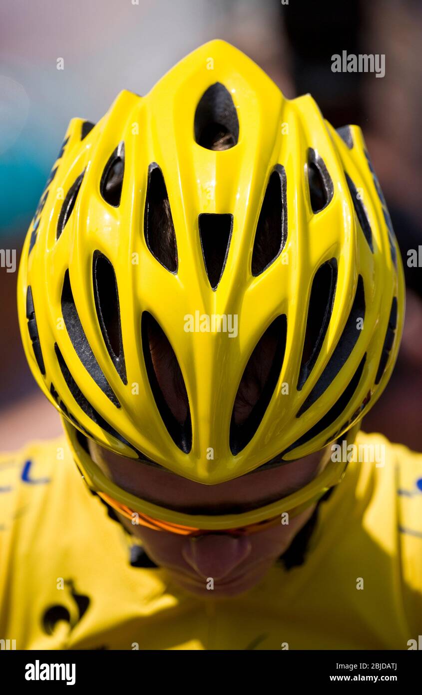 12.07.2013 Tours, Francia. Chris Froome si è concentrato davanti alla tappa 13 del Tour De France Tours a Saint-Amand-Montrond. Foto Stock
