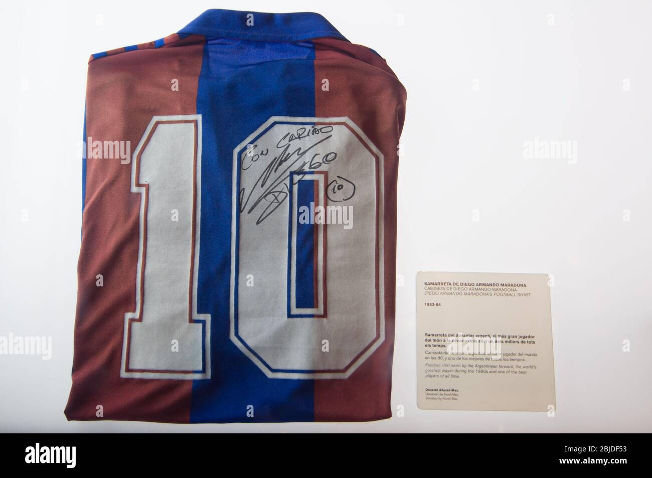Barcellona, Spagna - 22 settembre 2014: Maglia da calcio Diego Armando Maradona al museo del FC Barcelona. Camp Nou, Barcellona, Spagna. Foto Stock