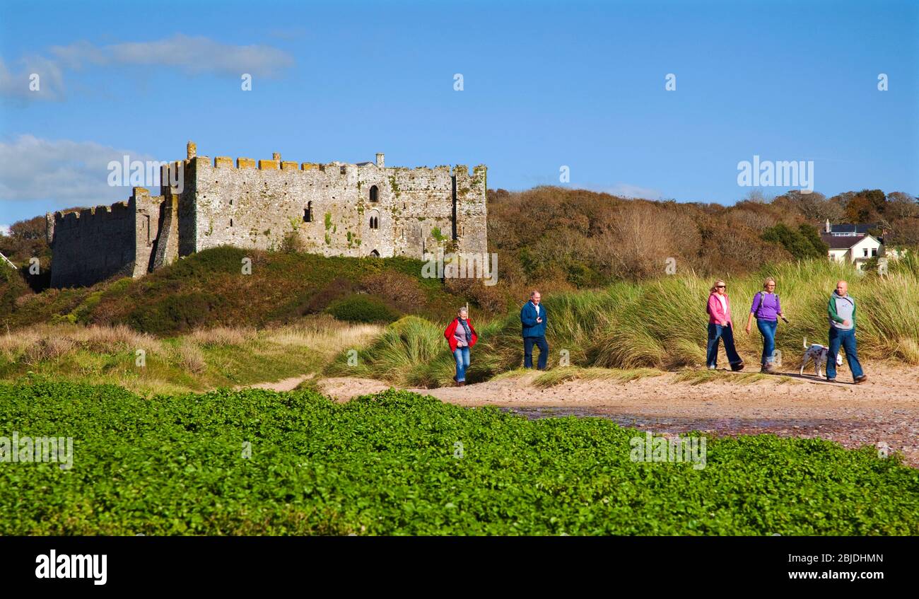 Manorbier Castle, Manorbier, Pembroke, Pembrokeshire, Galles, Regno Unito Foto Stock