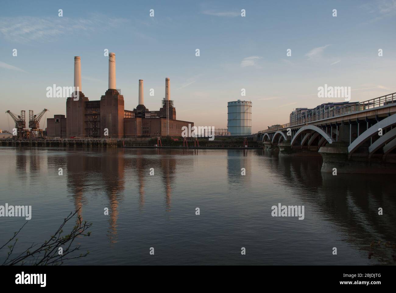 Art Deco architettura industriale anni '30 Battersea Power Station, 188 Kirling Street, Nine Elms, Londra SW8 di J Theo Halliday Giles Gilbert Scott Foto Stock