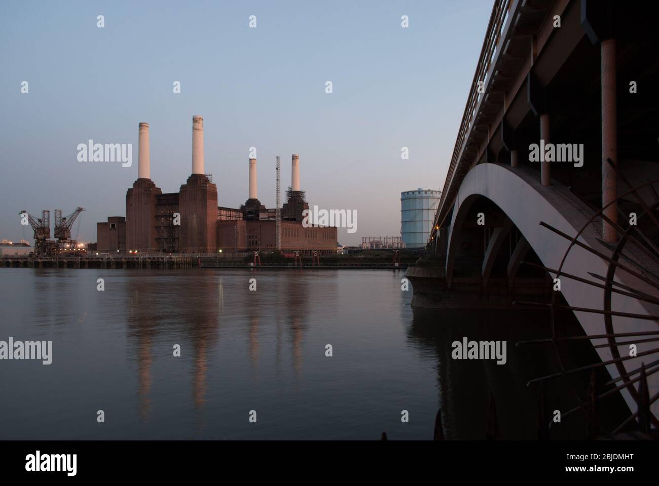 Art Deco architettura industriale anni '30 Battersea Power Station, 188 Kirling Street, Nine Elms, Londra SW8 di J Theo Halliday Giles Gilbert Scott Foto Stock