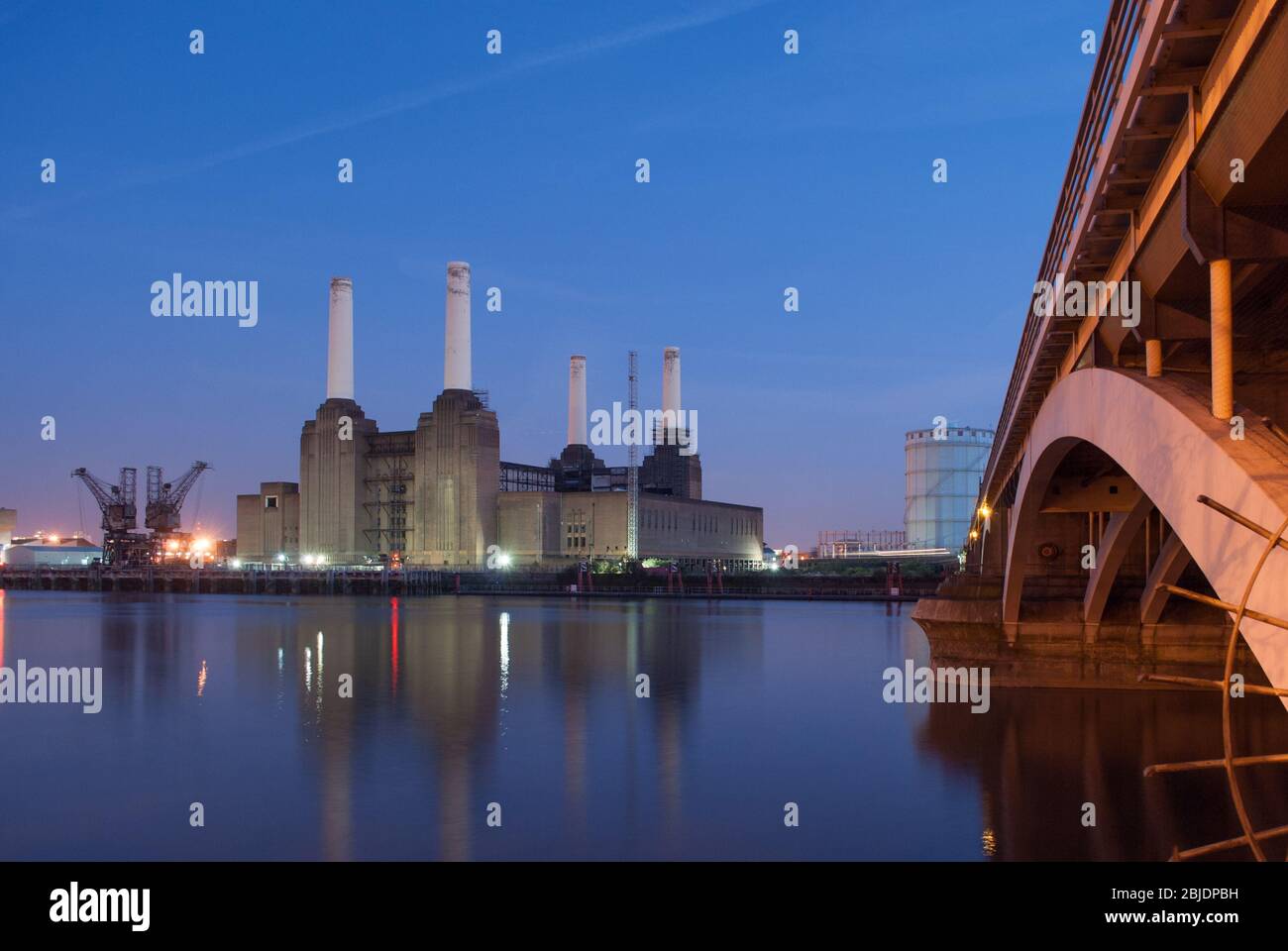 Art Deco architettura industriale anni '30 Battersea Power Station, 188 Kirling Street, Nine Elms, Londra SW8 di J Theo Halliday Giles Gilbert Scott Foto Stock