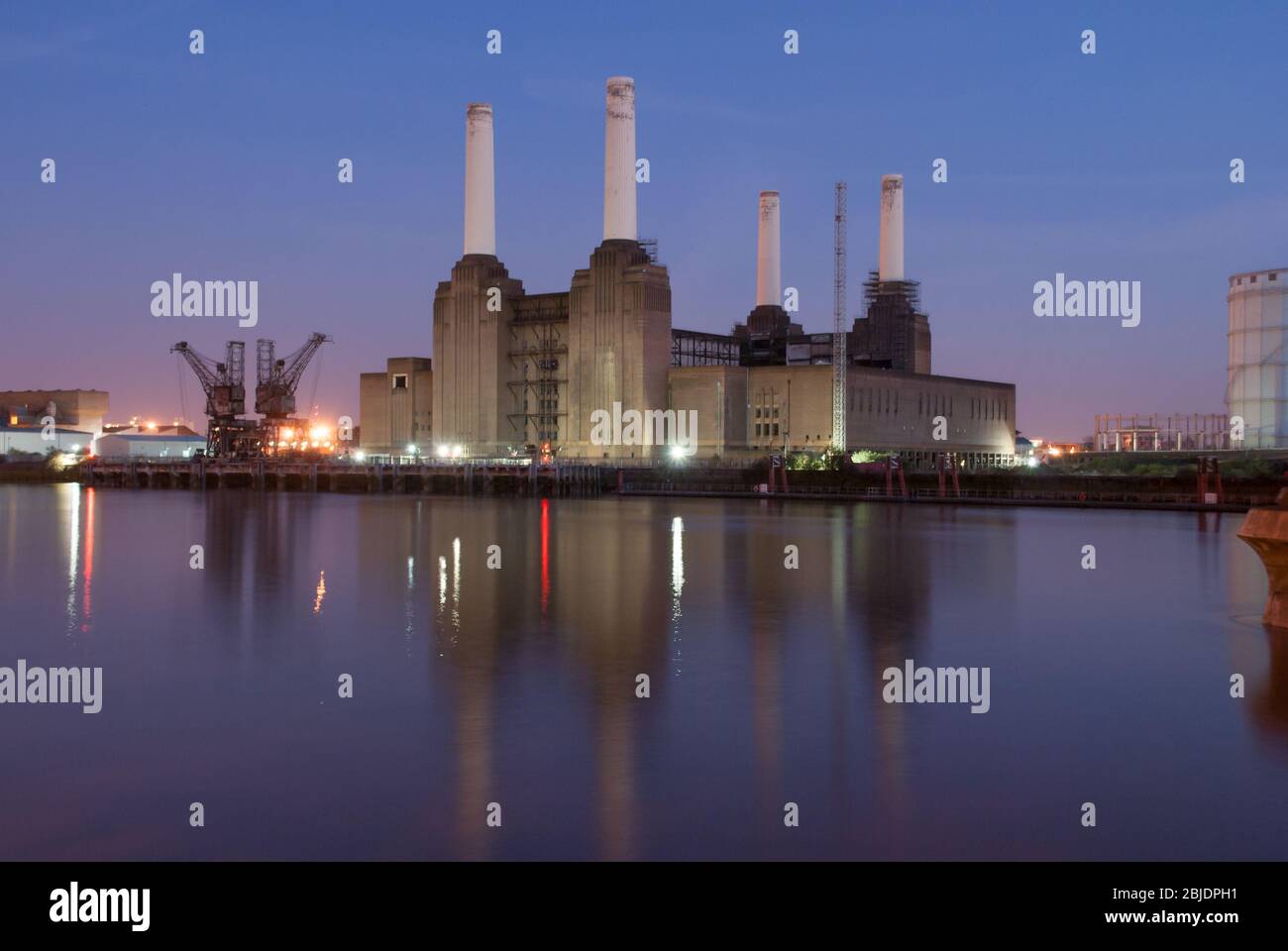 Art Deco architettura industriale anni '30 Battersea Power Station, 188 Kirling Street, Nine Elms, Londra SW8 di J Theo Halliday Giles Gilbert Scott Foto Stock