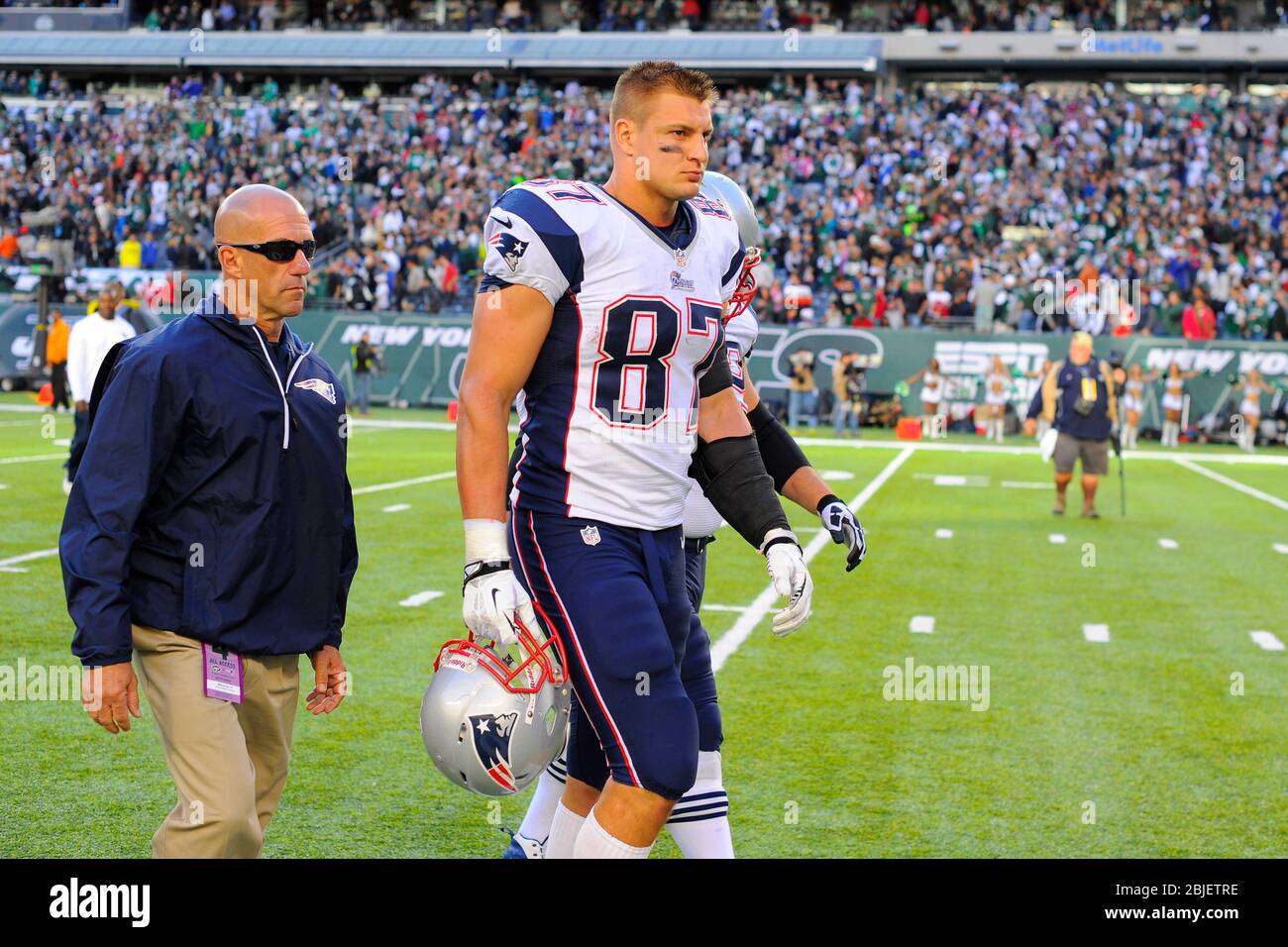 20 ottobre 2013: New England Patriots Tight End Rob Gronkowski (87) si allontani dal campo dopo che i New York Jets hanno sconfitto i New England Patriots 30- Foto Stock