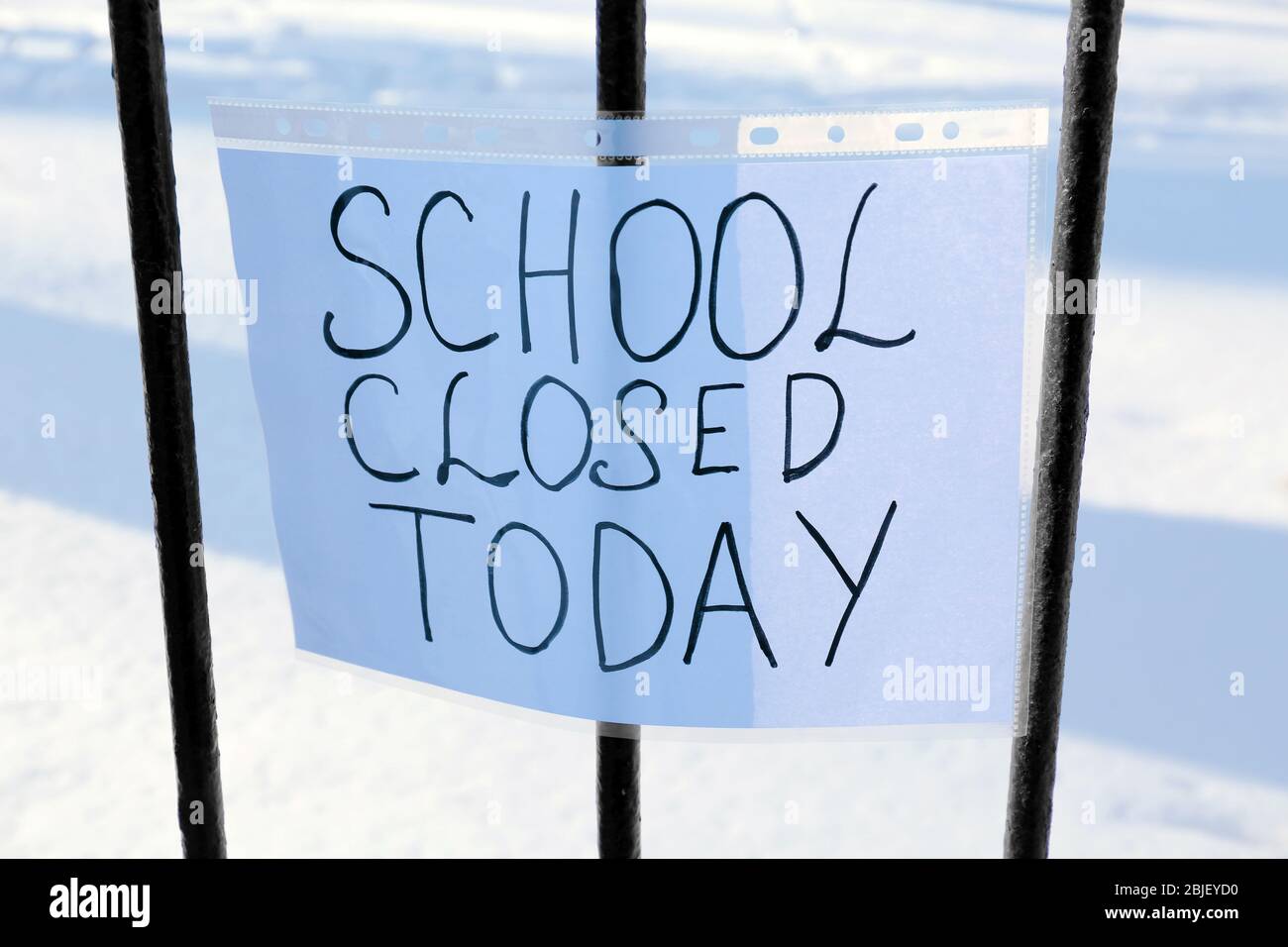 Scuola chiusa a causa di forti nevicate Foto Stock