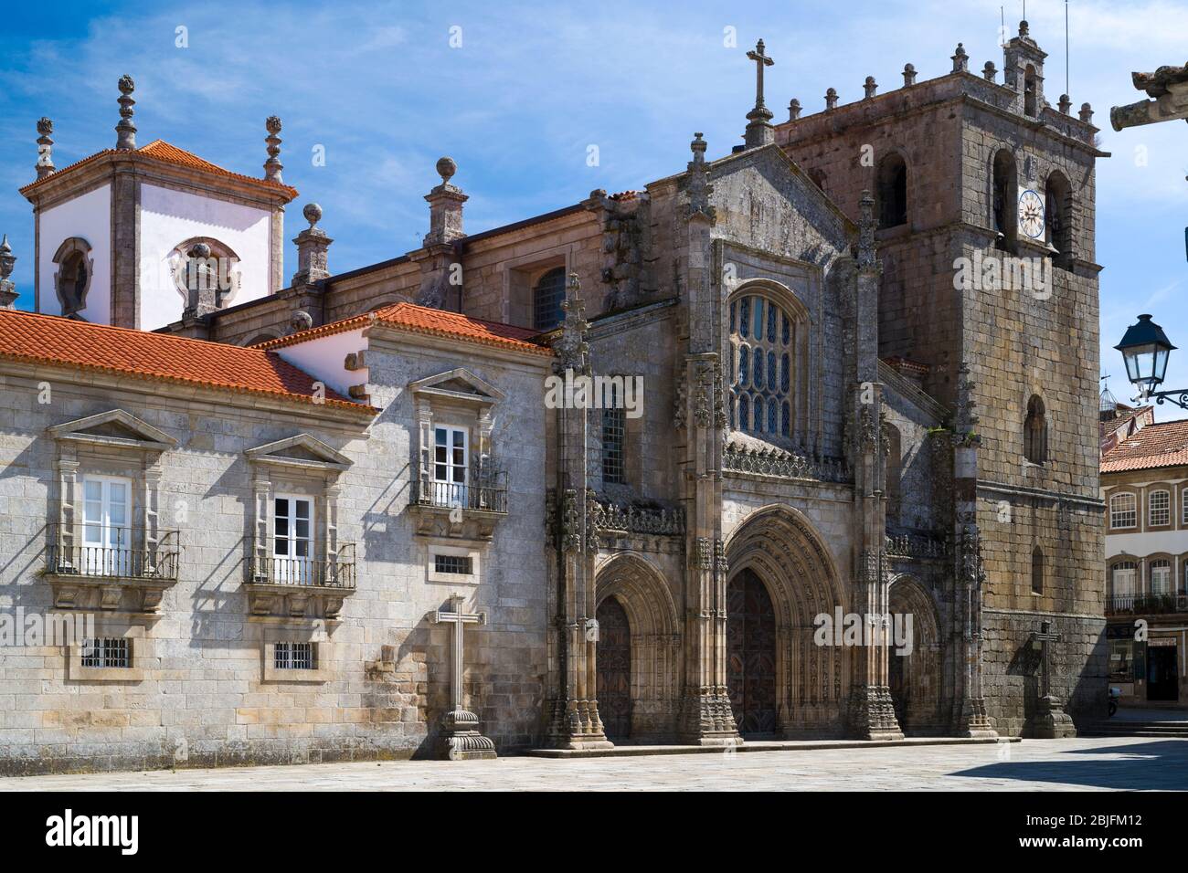 12 ° secolo se gotico cattedrale a Lamego, Portogallo Foto Stock
