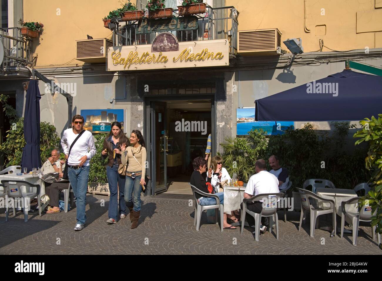 Ristorante in Via Medina, città di Napoli, Italia Foto Stock