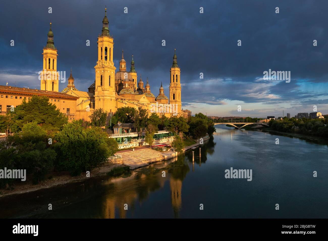 Cattedrale-Basilica di nostra Signora del pilastro, nota come Basílica de Nuestra Señora del Pilar a Saragozza, Spagna, Europa Foto Stock